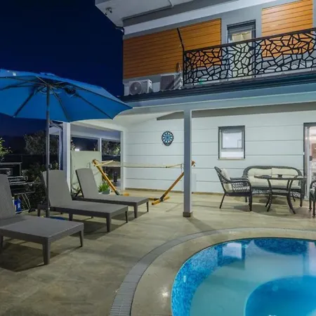 Villa Secluded Luxurious With Pool In