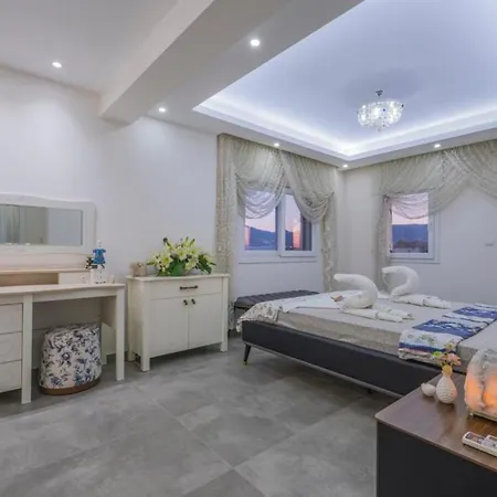 Secluded Luxurious With Pool In Villa *